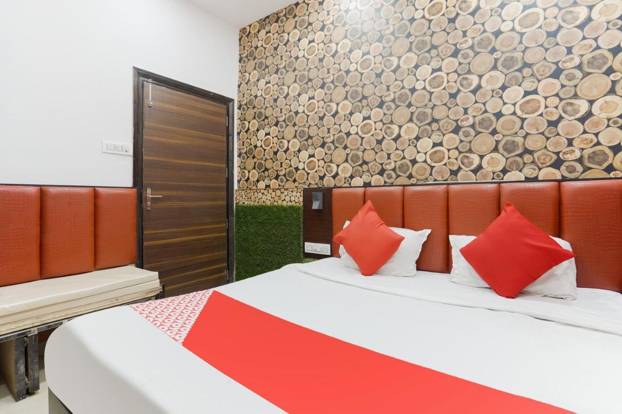 Oyo 48489 Adarsh Plaza Hotel Saharanpur Eksteriør billede